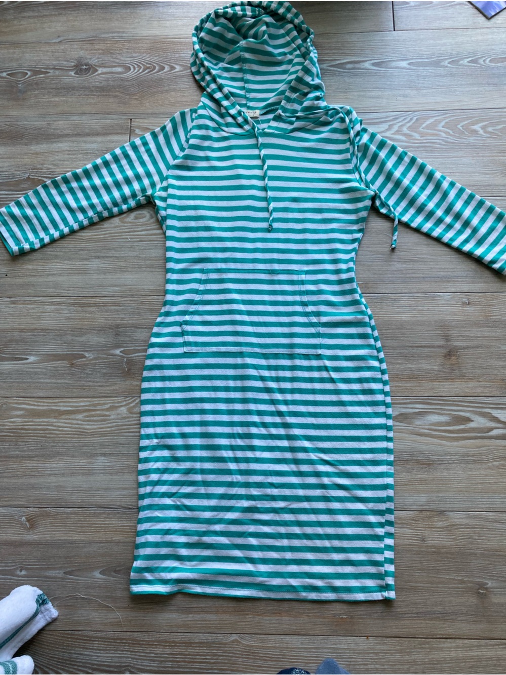 White and Teal Striped Hooded Fitted Dress w/ Kangaroo Pocket & 3/4 Sleeve Small